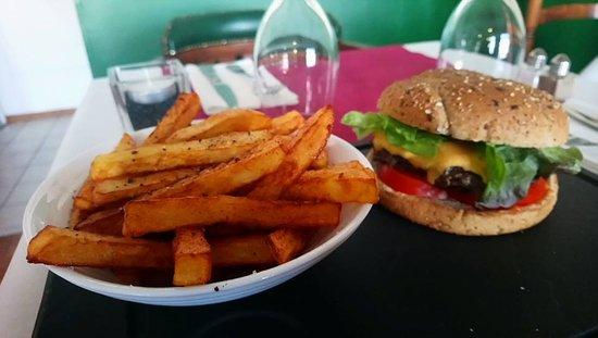 Le Bistro