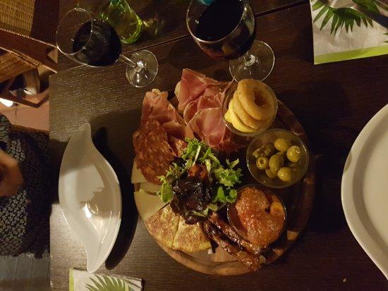 Tapas y Mas