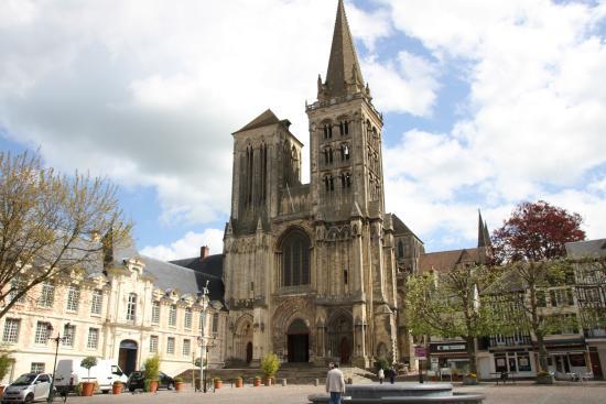 la Cathédrale Saint-Pierre de Lisieux